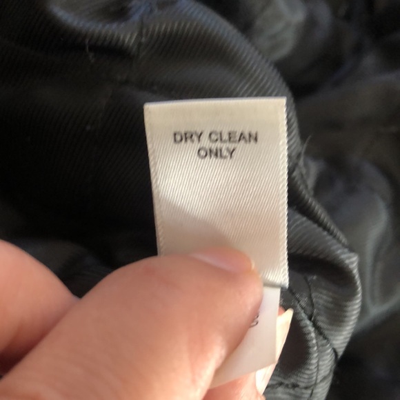 Banana Republic faux-fur vest - size small - Picture 6 of 6